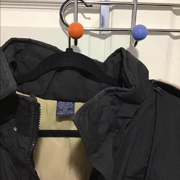 Men’s Black heavy duty puffer Coat - Picture 2 of 3